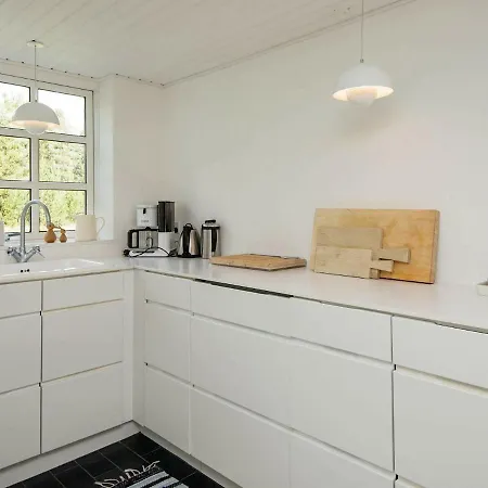 Dom wakacyjny Three-bedroom Holiday In 62 Blåvand
